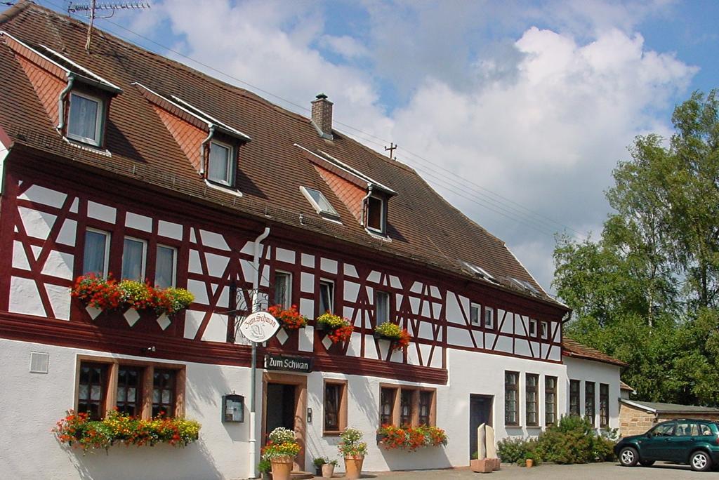 Landgasthof & Hotel "Zum Schwan" Gmbh Trippstadt Zewnętrze zdjęcie
